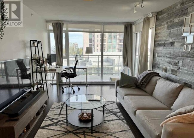 Photo du bâtiment - 608-608 Belmont St
