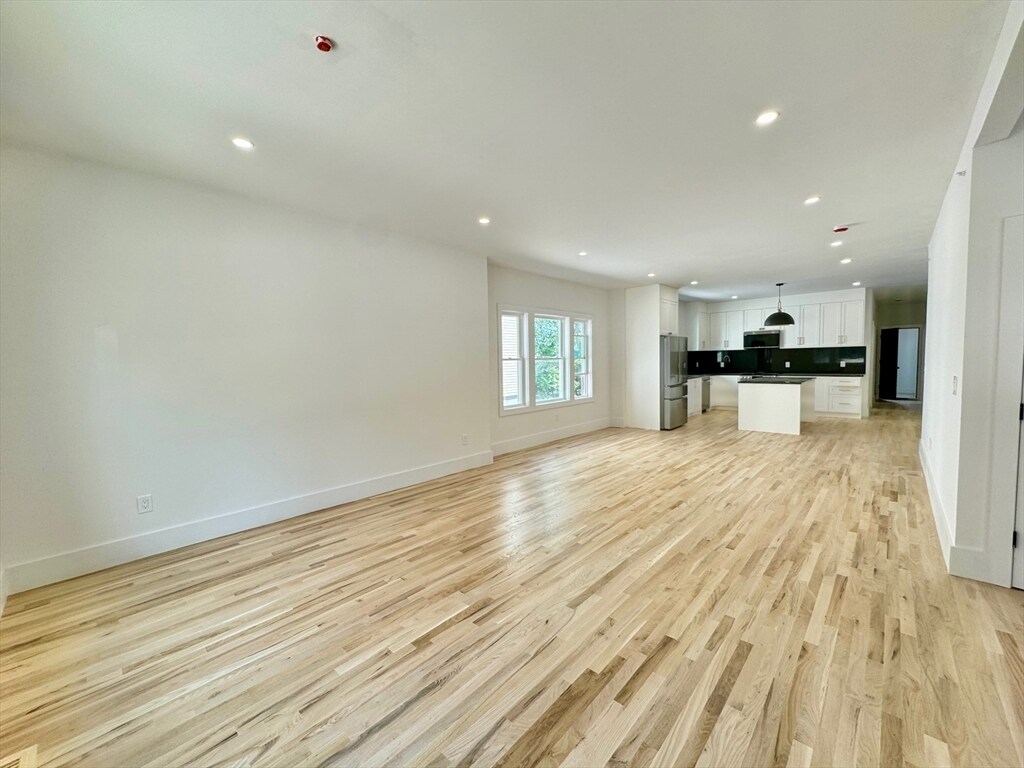 Primary Photo - 39 Derby St