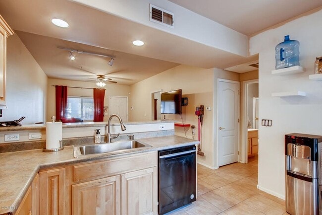 Photo - Spacious 2 Bed 2 Bath Tempe Condo - 1st Floor