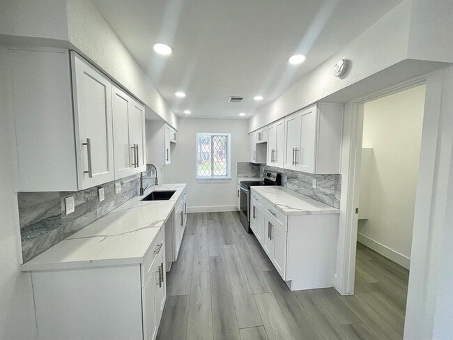 Building Photo - 11642 Sagecanyon Dr