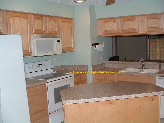 Foto del edificio - 3664 Montclair Dr