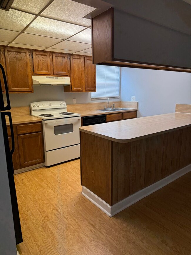 LEASE NOW AND ENJOY 50% OFF 2ND MONTH! Loc... - LEASE NOW AND ENJOY 50% OFF 2ND MONTH! Loc... Apartment