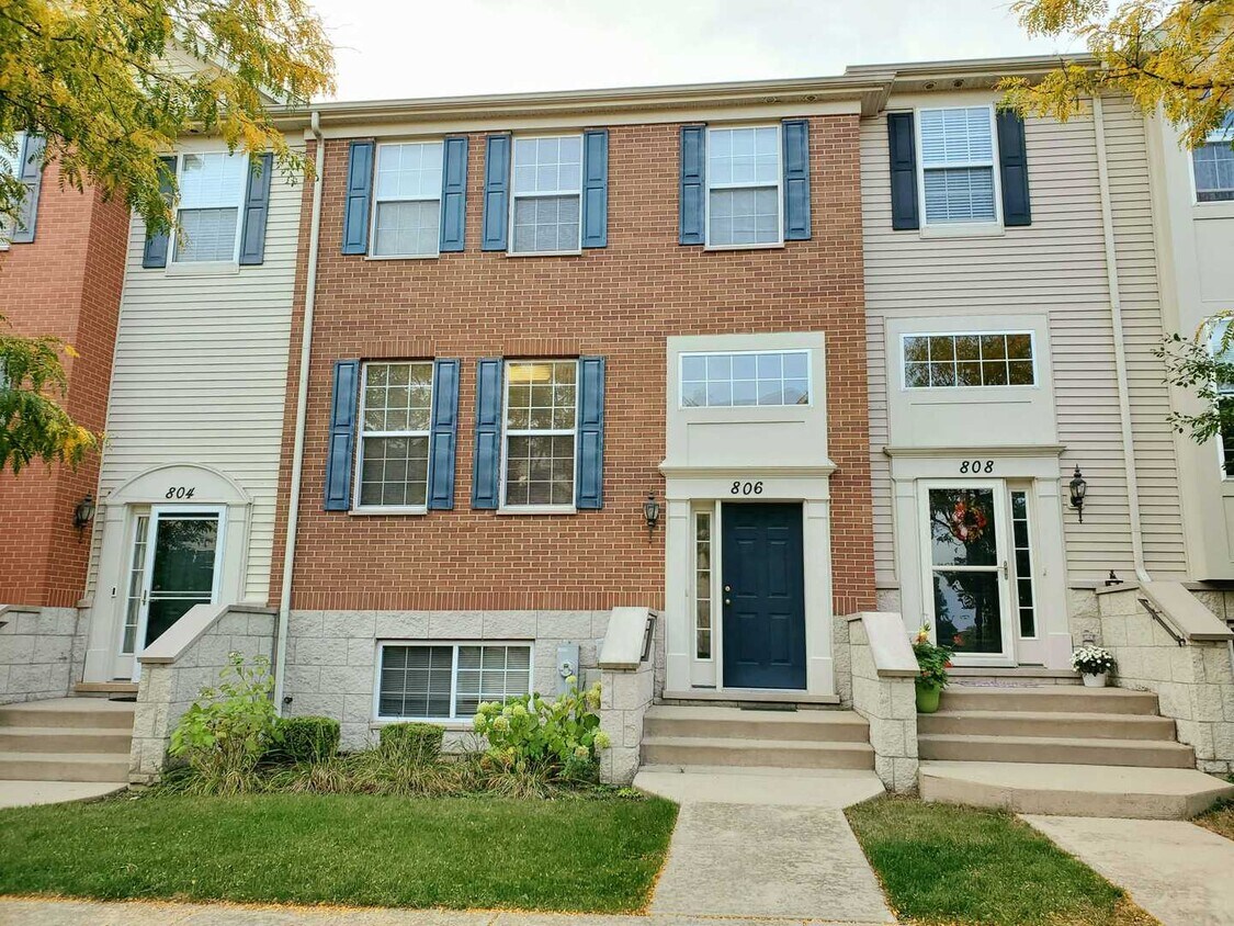 806 Lewisburg Ln, Aurora, IL 60504 Townhome Rentals in Aurora IL