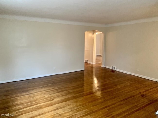 Building Photo - 3 br, 1.5 bath House - 13337 Cedar Rd