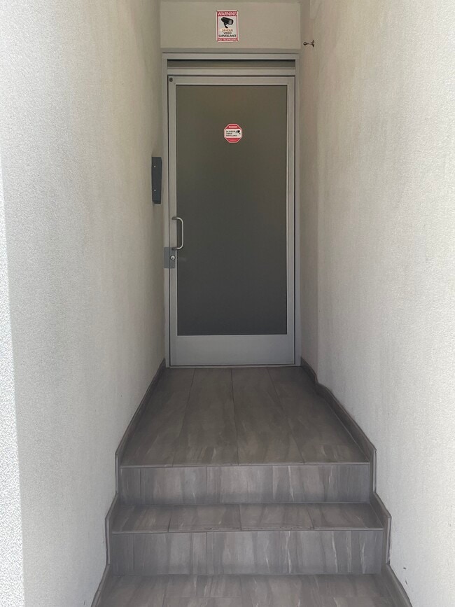 Building Photo - 1620 Malcolm Ave