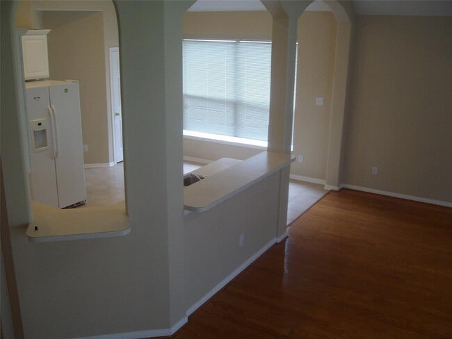 Foto del edificio - 14906 White Forge Ln