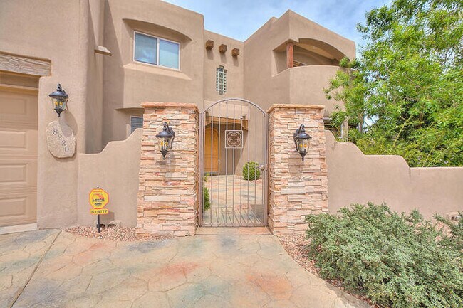 Foto del edificio - 8220 Desert Poppy Ln NE