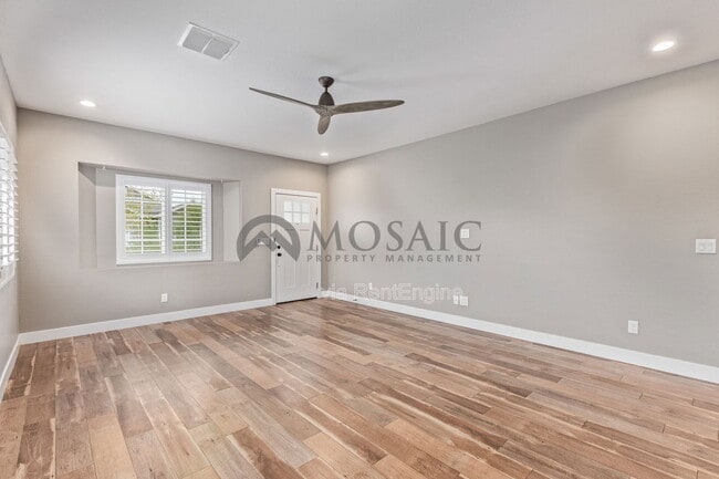Building Photo - 5009 S 11th Pl