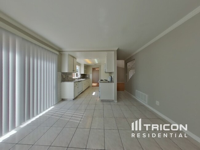 Foto del edificio - 9027 Warm Springs Cir