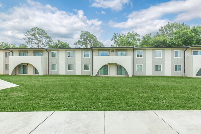 Building Photo - La Playa Apartments