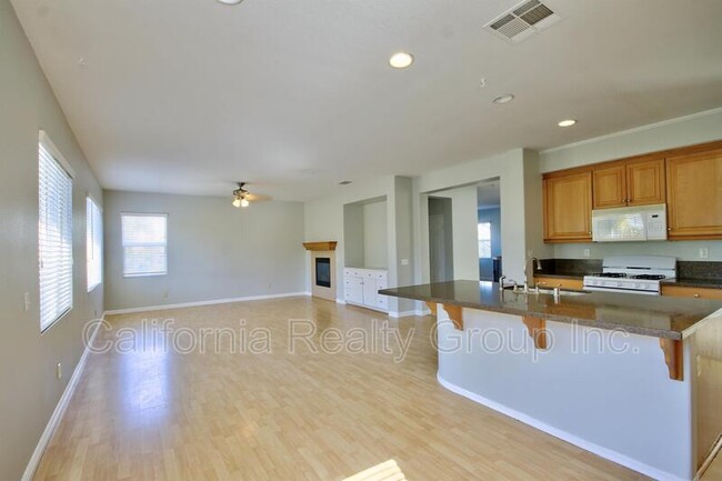 Building Photo - 44357 Chaote St