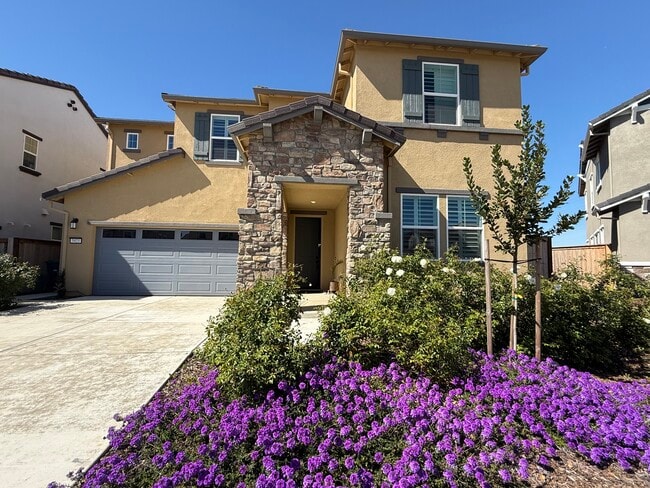 Building Photo - 3921 Mirecourt Cir