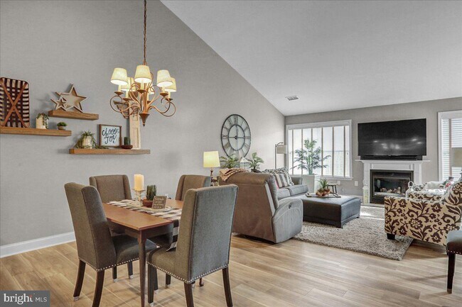 Foto del edificio - 307 Oak Hill Ln