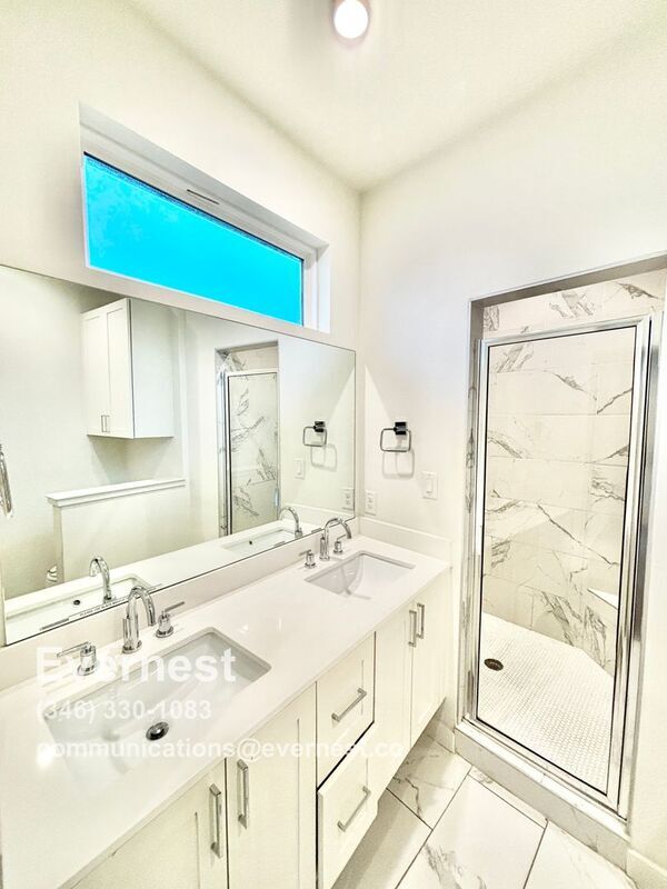 Foto del edificio - 2528 N Fitzhugh Ave