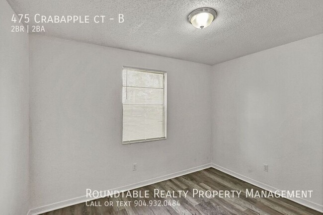 Foto del edificio - 475 Crabapple Ct