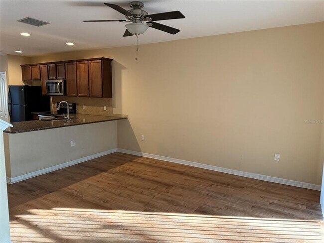 Building Photo - 15802 Stable Run Dr