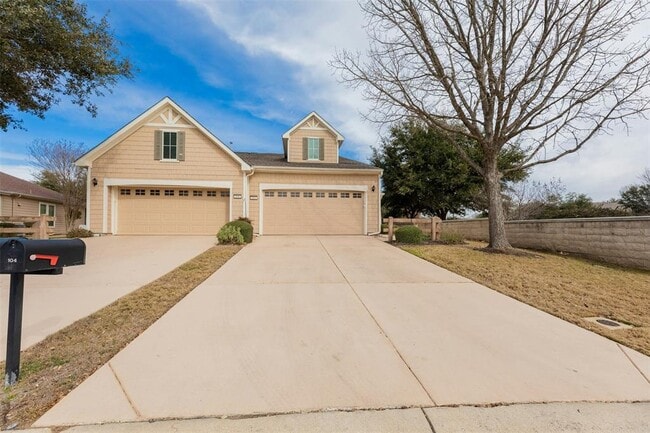 Building Photo - 104 Honey Creek Trail
