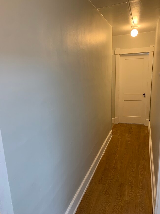 Foto del edificio - 54 Farr Ave