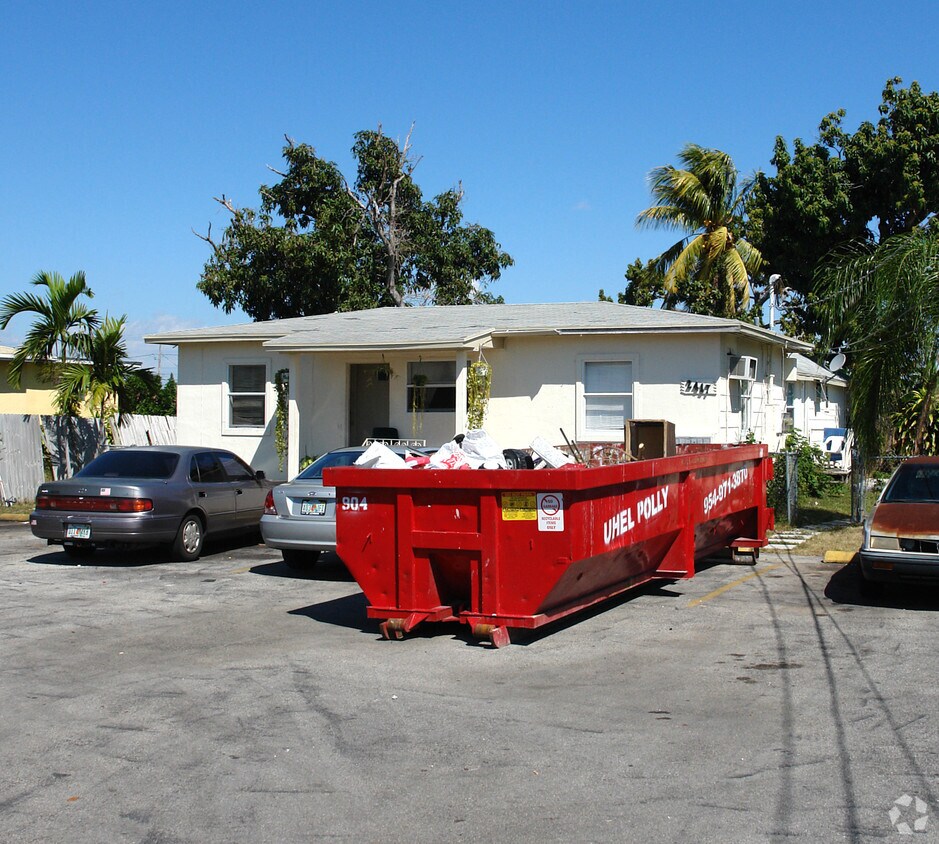 Building Photo - 2417 Hayes St