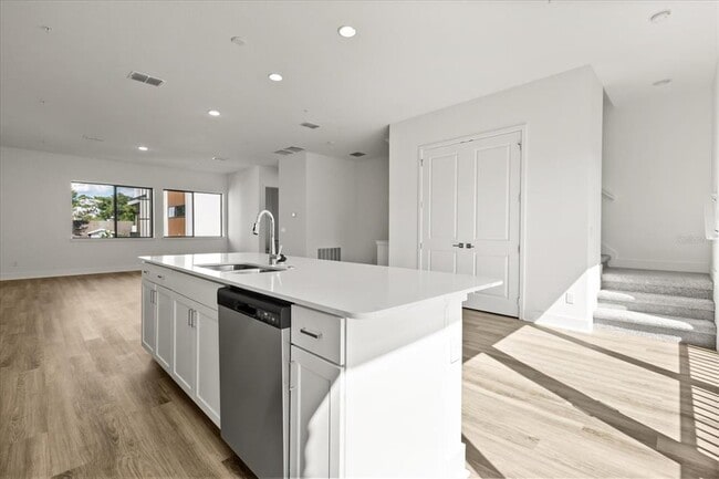 Building Photo - 56 W Harding St