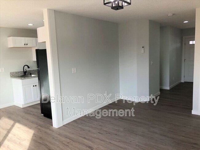 Building Photo - 1396 Kimber Ct