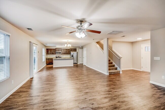 Building Photo - 116 Rosegate Dr