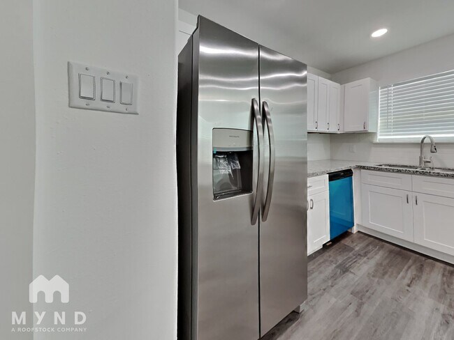 Foto del edificio - 7629 Sundown Dr