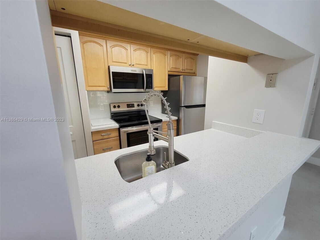 9728 Hammocks Blvd Unit 20127, Miami, FL 33196 Condo for Rent in