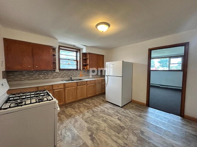 Building Photo - 1319 W 151st St