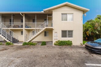 Building Photo - 1220 NW 16th Ave