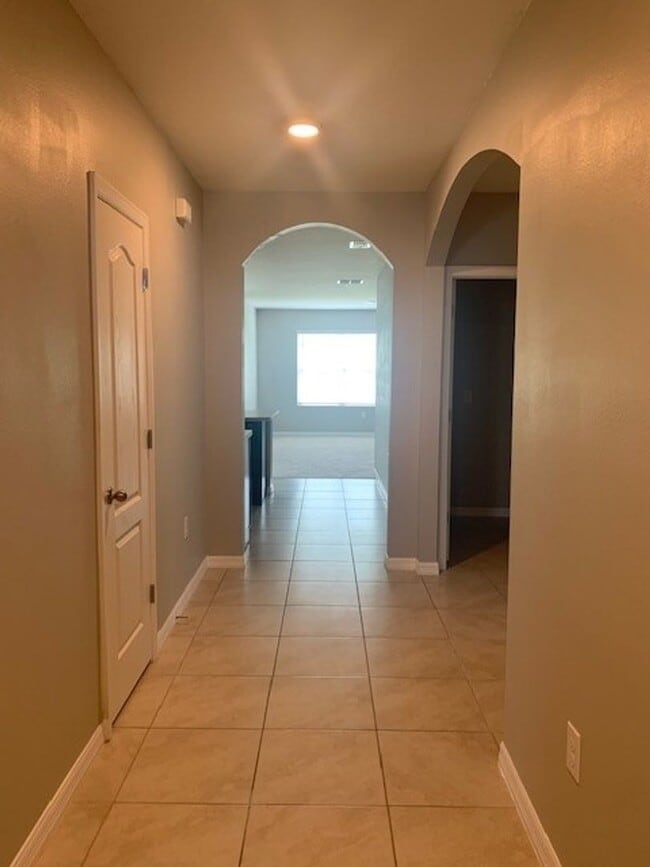 Building Photo - Beautiful 4/2/2 in Coastal Woods