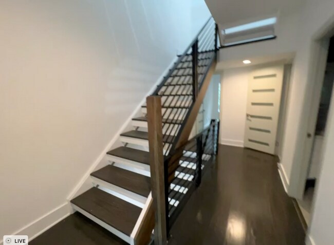 Foto del edificio - Stunning 3 bedroom, 2 bath Townhouse in Alta Vista Development