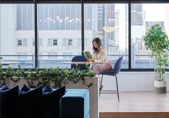 Foto del edificio - 304 W 34th St