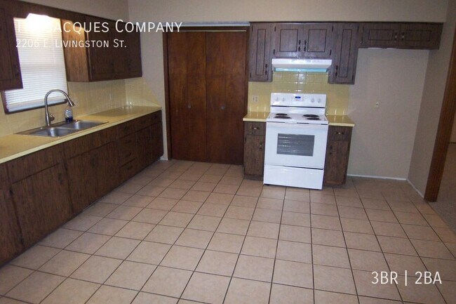 Foto del edificio - 2206 E Livingston St