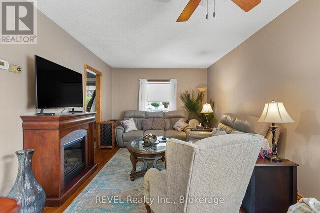 Photo du bâtiment - 5621 Glenholme Ave