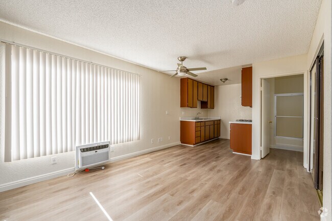 Estudio - 435SF - Área de comedor - Laurel Canyon Apartments