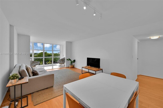 Foto del edificio - 800 Parkview Dr