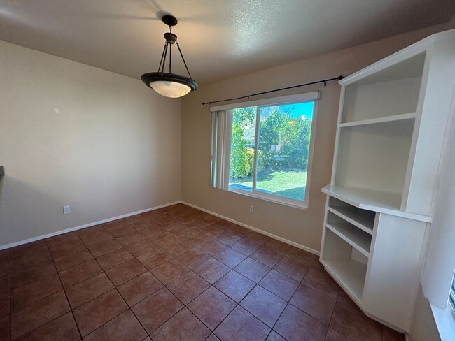 Building Photo - Paloma Del Sol Home