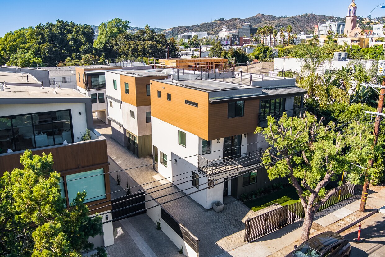 Foto principal - 1345 Seward St