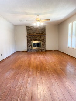 Building Photo - 14106 Ridgewood Dr