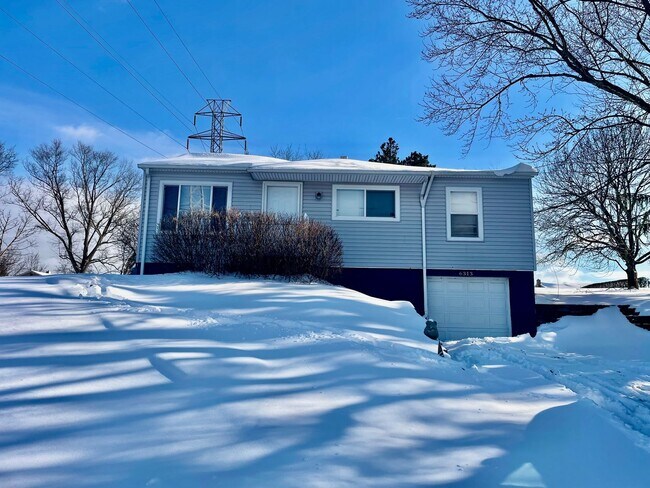 Foto del edificio - 3 Bed 1 Bath- South Park PA