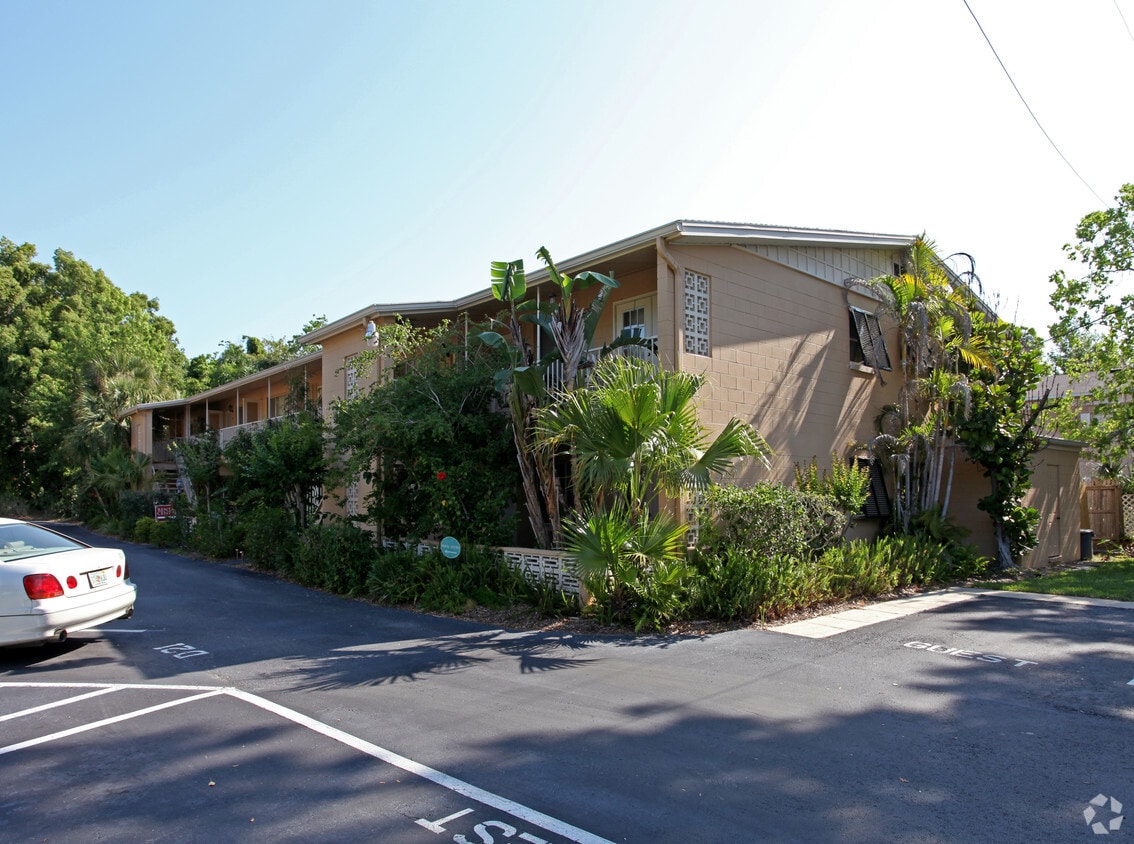 Primary Photo - Adair Lake Villas