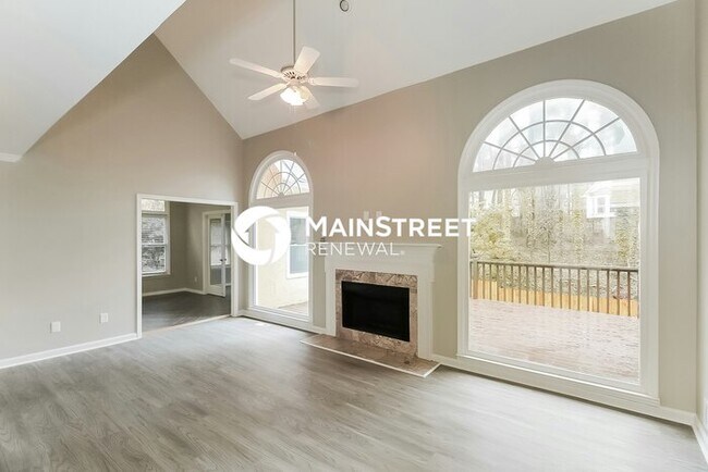Foto del edificio - 4 Bedroom Pet-Friendly Home in Jonesboro, GA with Main Street Renewal