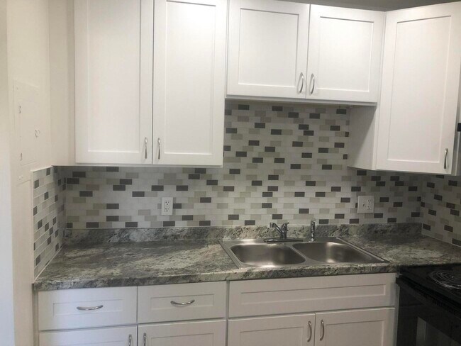 Building Photo - 6289 Lear Dr