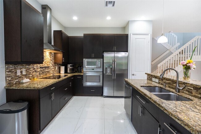 Foto del edificio - 10603 NW 36th St