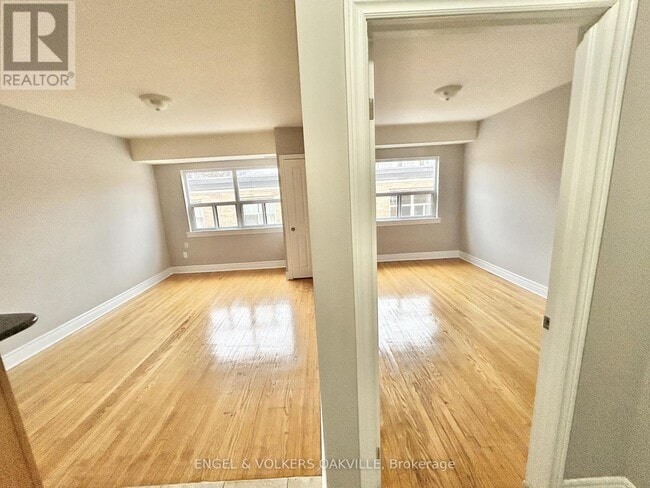 Building Photo - 11 Thirty Third St