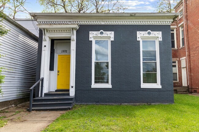 Photo - 1932 W Jefferson St House