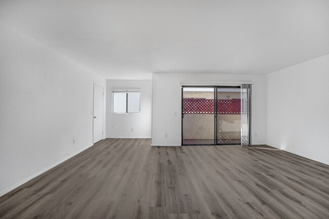Living Room - 10619 Landale St