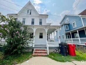 Building Photo - 401 N Pearl St