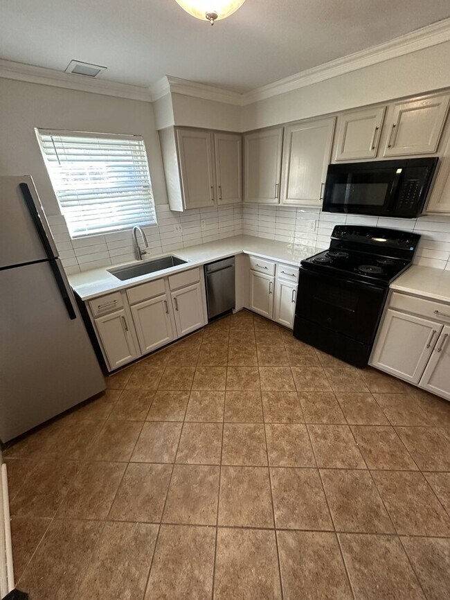 Building Photo - 6553 New Market Way